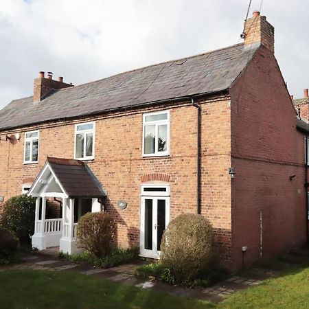 Bretton House Farm Retreat Chester Exterior foto