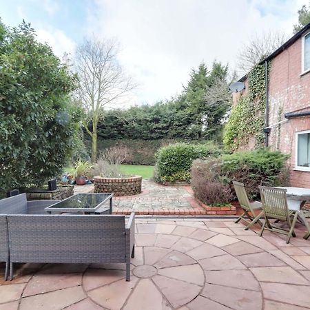Bretton House Farm Retreat Chester Exterior foto