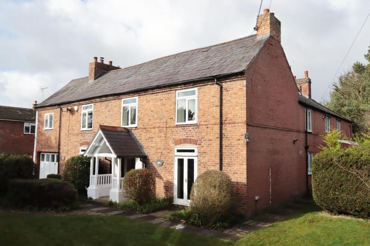 Bretton House Farm Retreat Chester Exterior foto