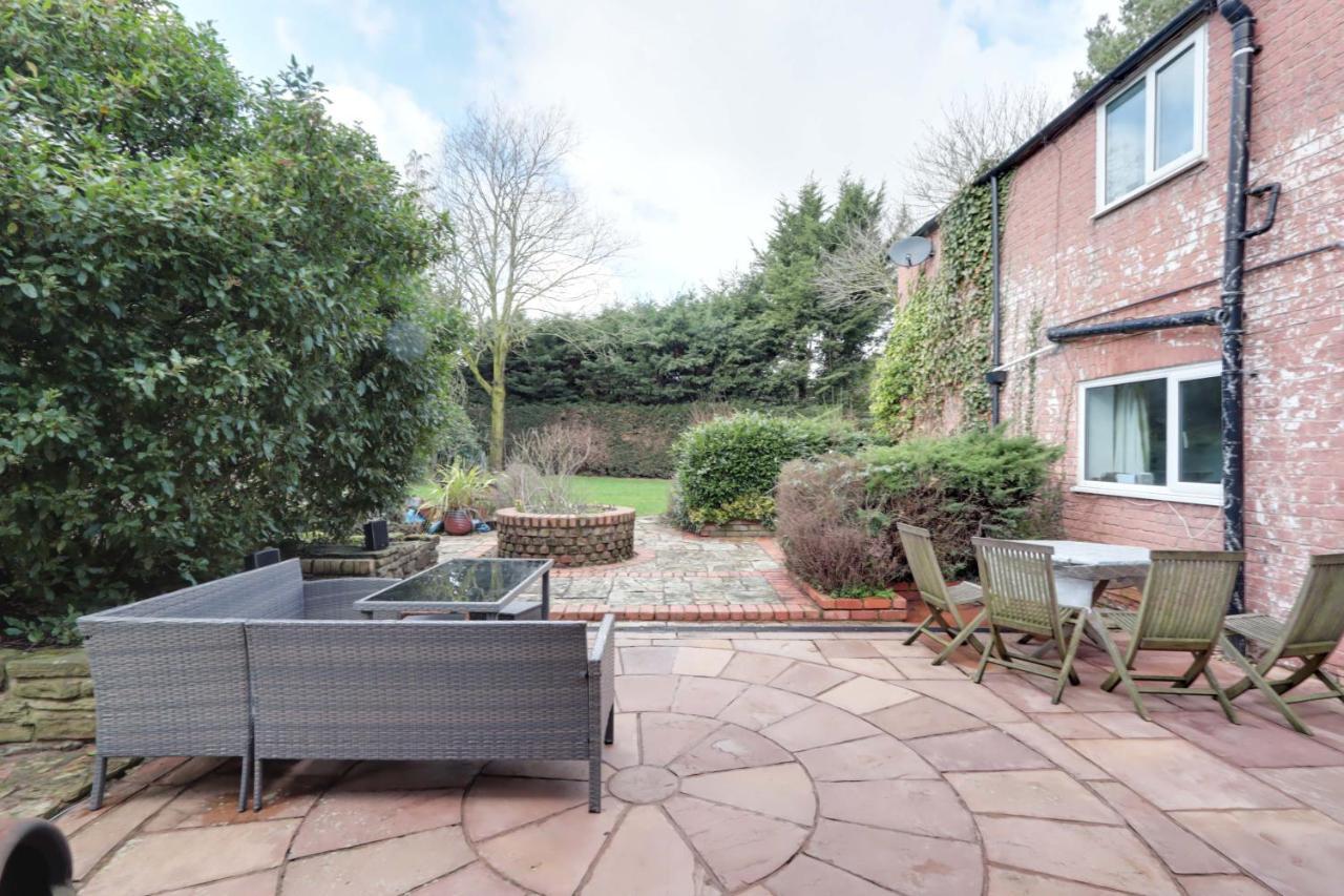 Bretton House Farm Retreat Chester Exterior foto