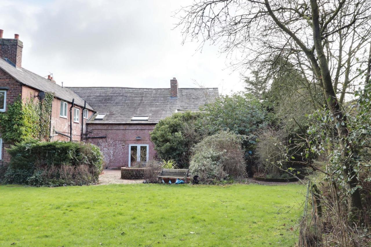 Bretton House Farm Retreat Chester Exterior foto