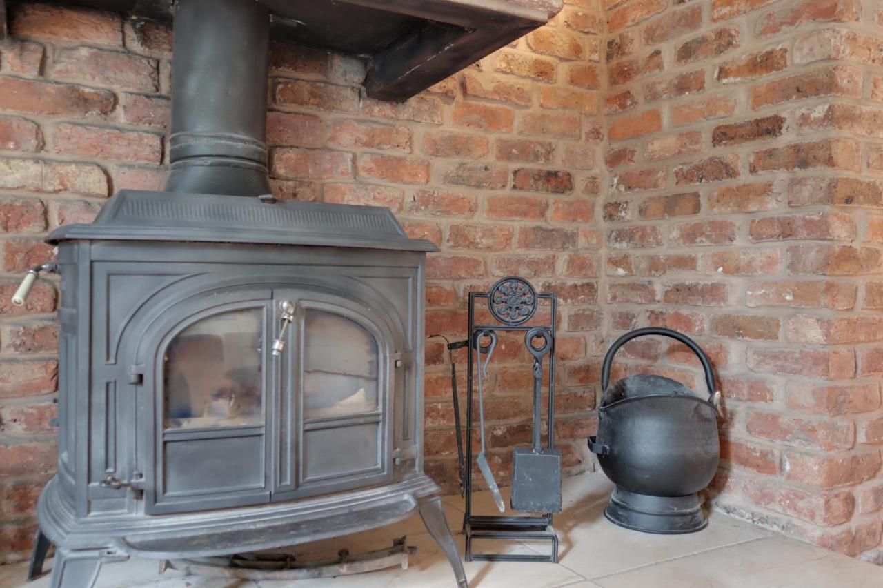 Bretton House Farm Retreat Chester Exterior foto